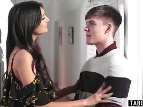 Horny latina teen Eliza Ibarra squirts all over her boyfriends face