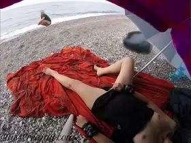 Flashing my pussy in front of a young guy in public beach and he helps me squirt - it's very risky - MissCreamy